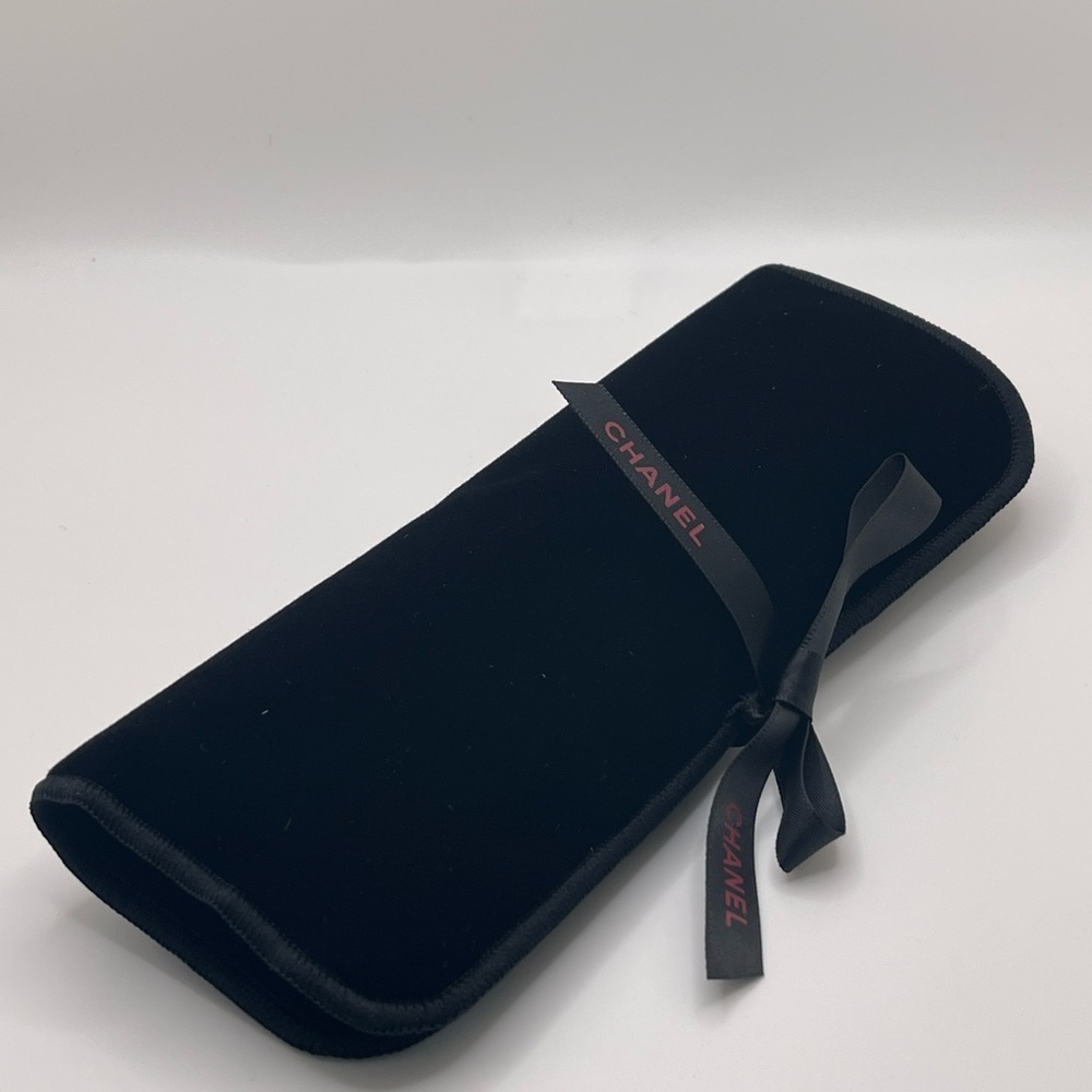 CHANEL - Les Pinceaux Rouge Noir Brush Collection - Picture 4 of 6